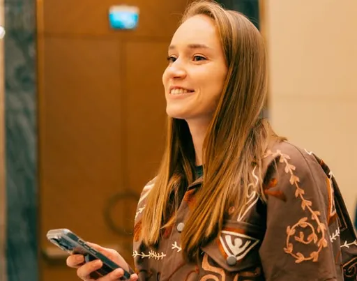 Лидеров тенниса Казахстана показали в национальной одежде