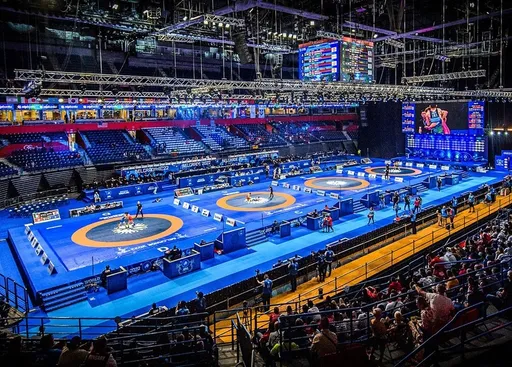 Казахстанский борец Болатулы сохранил шансы на медаль чемпионата мира