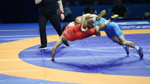 Казахстанец поборется за бронзу чемпионата мира по вольной борьбе в Загребе