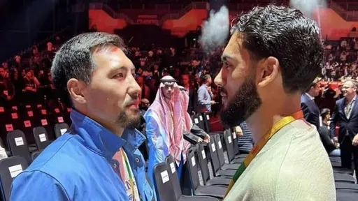 Шираз раскритиковал WBO за решение назначить Алимханулы обязательным претендентом