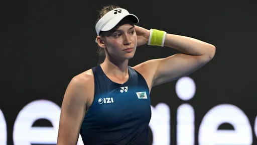 Елена Рыбакина одержала трудную победу в первом круге Уимблдона - 2026