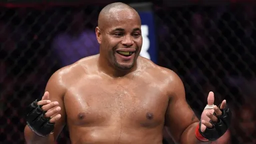 Экс-чемпион UFC Дэниэл Кормье: Рахмонов – огромная проблема для каждого в полусреднем дивизионе