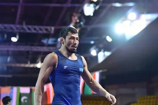 Демеу Жадраев вышел в четвертьфинал чемпионата мира по борьбе