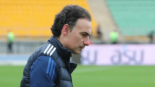 Григорий Бабаян прокомментировал игру Джеффри Чинеду: сейчас его контролируют как минимум два игрока соперника