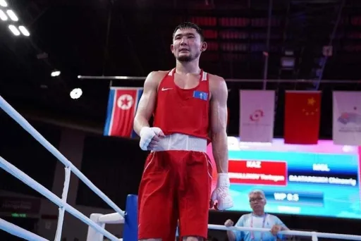 Ертуган Зейнуллинов победил Жандоса Кыдыралиева и стал чемпионом Казахстана по боксу