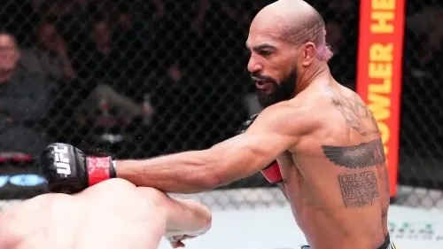 Американский боец Джонсон оценил шансы Шавката Рахмонова стать чемпионом UFC