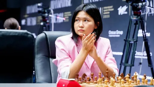Бибисара Асаубаева в третий раз стала чемпионкой мира по блицу