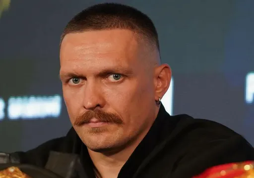 Беллью озвучил гонорар Усика за последний бой в карьере
