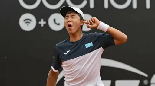 17-летний Зангар Нурланулы вышел в третий круг US Open-2025