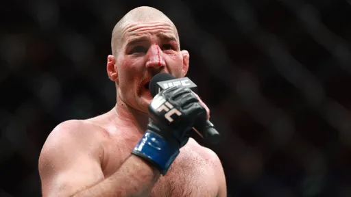 Стрикленд нокаутировал Эрнандеса в главном бою UFC Fight Night