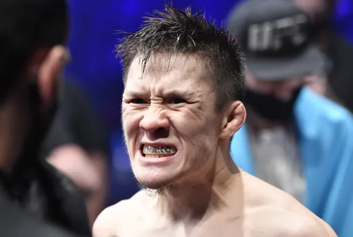 Бой Жалгаса Жумагулова в UFC отменен из-за наркотиков в допинг-пробе его соперника