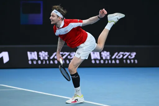 Александр Бублик снялся с турнира ATP-500 в Дохе