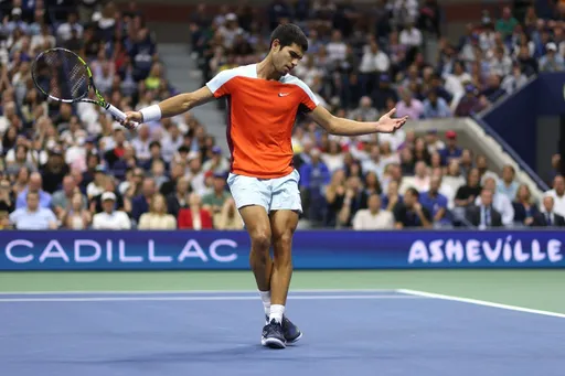 Карлос Алькарас c разгромом вышел в третий круг US Open