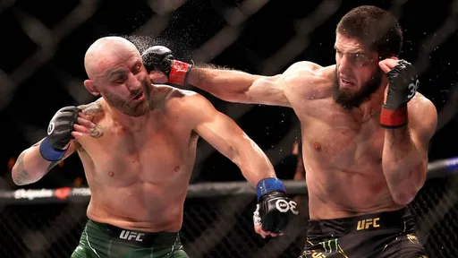 Махачев подерется с Волкановски на UFC 294