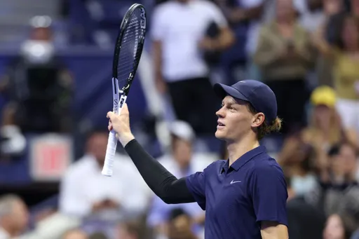 Синнер вышел в финал US Open, одержав победу над Оже-Альяссимом