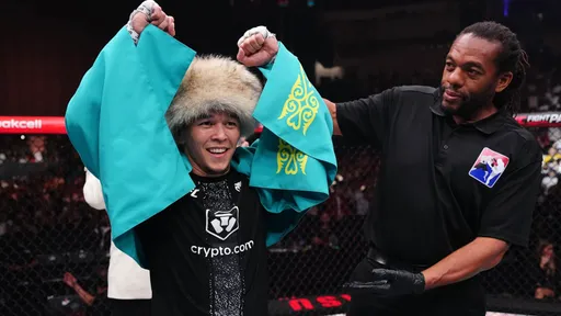 Алмабаев эффектно удосрочил Джонсона на UFC в Баку – ждем титульный бой?