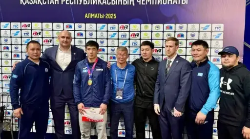 Казахстанский борец пробился в полуфинал чемпионата Азии в Бишкеке