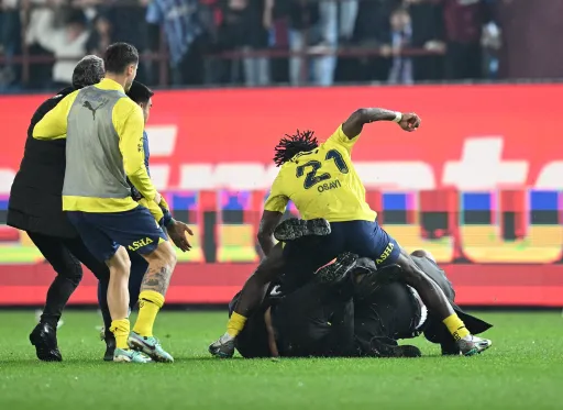Глава ФИФА высказался о драке футболистов «Фенербахче» с фанатами «Трабзонспора»