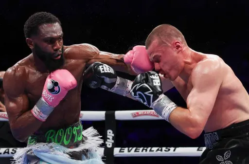 Эннис нокаутировал Лиму в первом раунде и взял титул WBA