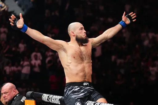 Непобеждённый в UFC Ринат Фахретдинов исключён из ростера организации