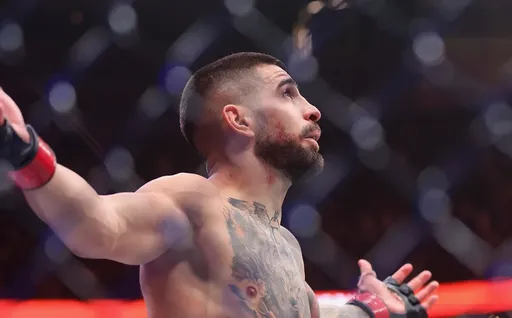 Илия Топурия получил угрозу от звезды UFC Бенила Дариуша