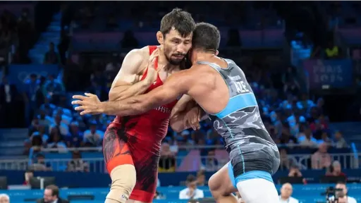 Демеу Жадраев уступил чемпиону мира из Турции на турнире в Будапеште