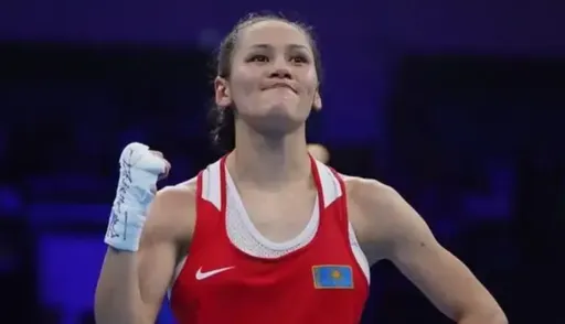 Балкибекова с нокдауном вышла в финал ЧМ-2025 по боксу