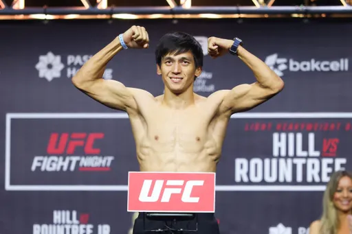 «Главное — контроль веса»: эксперт оценил шансы Азата Максума перед боем на UFC 321