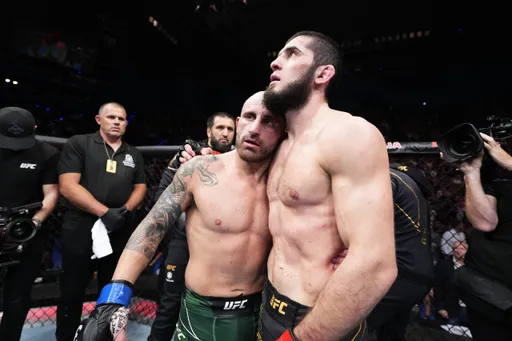 В БК Tennisi дали расклады на бои Махачев – Волкановски и Усман – Чимаев на UFC 294