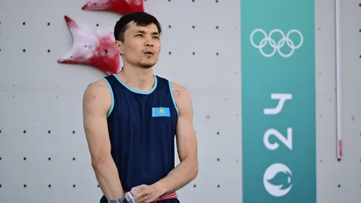 Казахстанец Маймуратов вышел в 1/8 финала ЧМ по скалолазанию в Сеуле