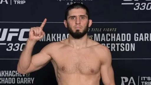 Махачев и Гэрри сделали вес перед титульным боем на UFC 330