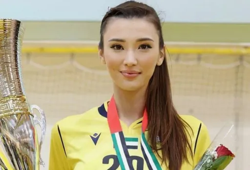 Сабина Алтынбекова показала свою любовь к цветам