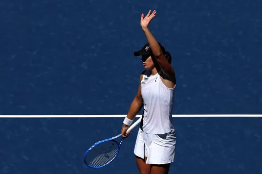 Ига Швёнтек уверенно прошла в третий круг турнира в Пекине и вошла в историю WTA