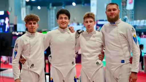Сборная Казахстана пробилась в финал чемпионата Азии по фехтованию