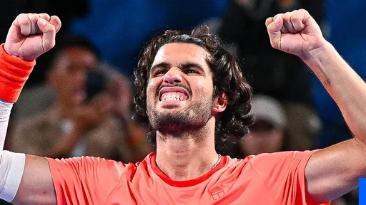 Карлос Алькарас вышел в четвертьфинал турнира ATP-500 в Токио