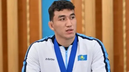 Чемпиону мира по борьбе подарили квартиру в Астане