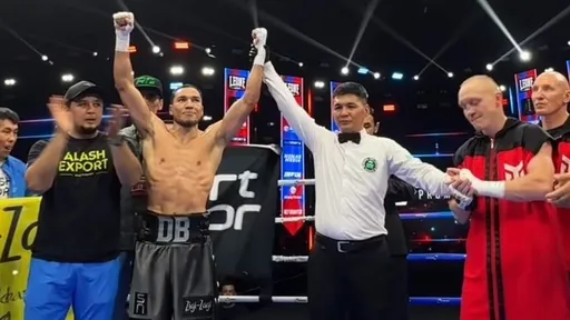 Дулат Бекбауов победил экс-чемпиона WBA на турнире в Алматы