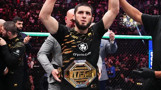 Махачев иронично отреагировал на обещание Гэрри нокаутировать его на UFC 330