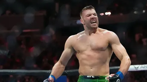 Дю Плесси и Чимаев успешно прошли взвешивание перед UFC 319