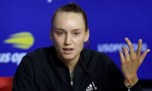 Елена Рыбакина назвала Роджера Федерера своим кумиром
