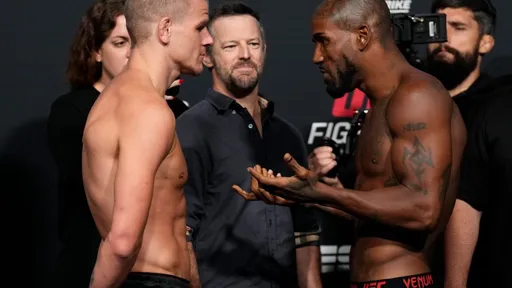 Заборол Исмагулова и стал топовым проспектом: где смотреть UFC Vegas 80 с Доусоном в мэйн-ивенте
