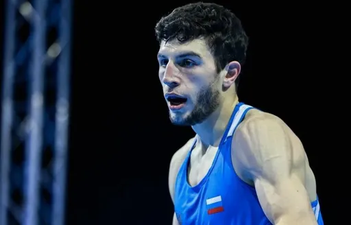 Российский боксер высказался о спорной победе над казахстанцем