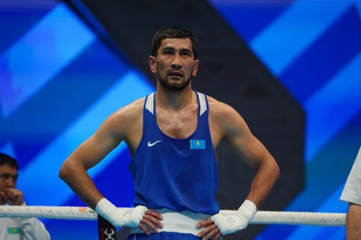 Шымбергенов нокаутировал чемпиона Узбекистана в 1/4 финала Азиады