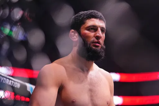 Американский экс-чемпион UFC рассказал, почему будет болеть за Чимаева на UFC 328