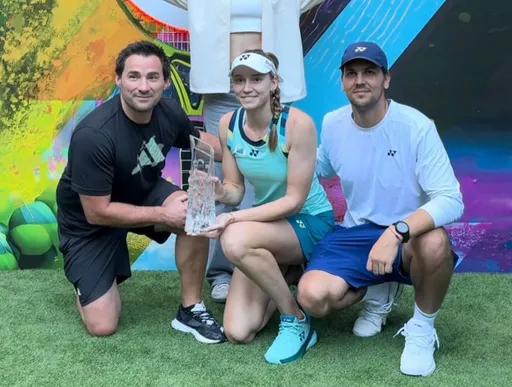 Рыбакина обошла Соболенко в чемпионской гонке WTA