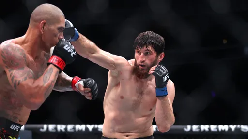 Анкалаев с юмором высмеял тренировку Перейры перед реваншем на UFC 320