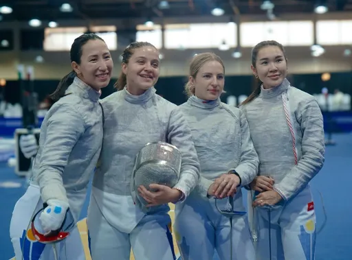 Казахстанские саблистки выиграли серебро чемпионата Азии