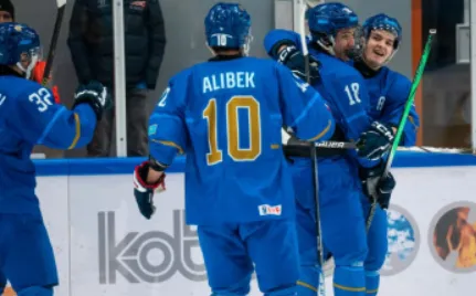 Казахстан вырвал победу с 0:4 на молодежном ЧМ по хоккею