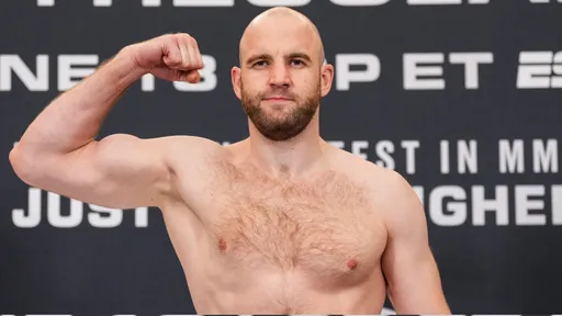 Денис Гольцов нокаутировал непобежденного бойца на турнире PFL