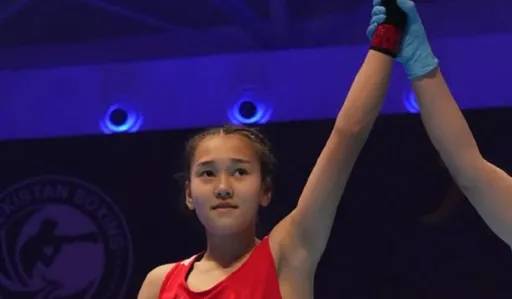 Самал Толепберген стала чемпионкой Азии по боксу U15